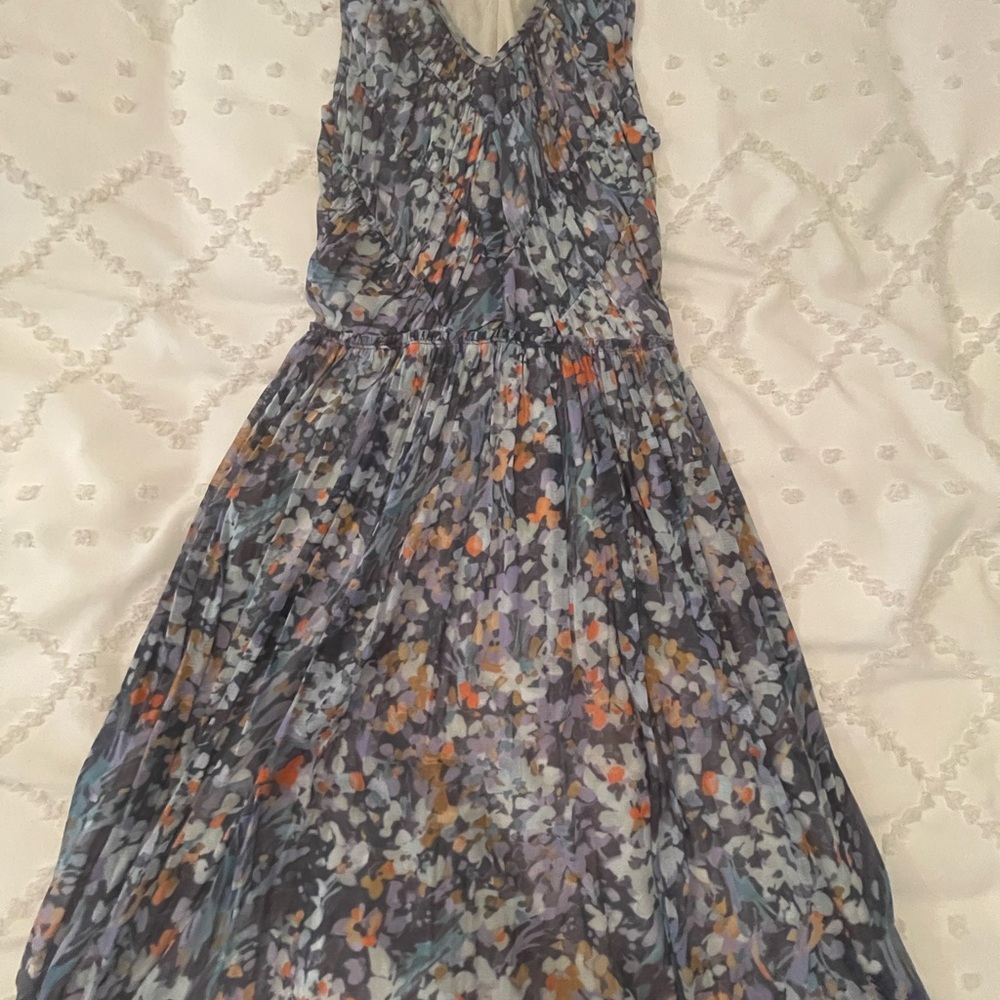 Blue and Gold Sleeveless V-Neck Midi Sundress